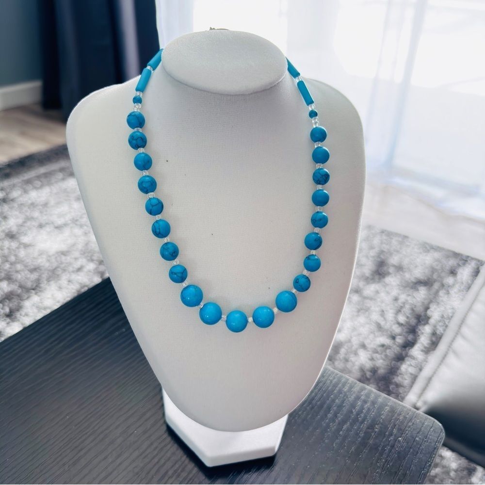 Turquoise Style Beaded Necklace Silver Tone Clasp Statement 18”